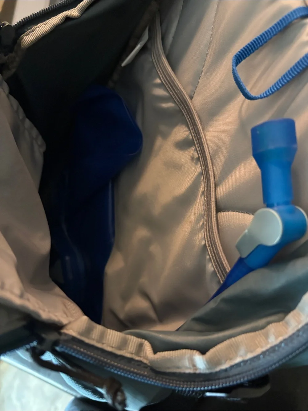 CamelBak Cloud Walker 18 Backpack in Blue-Gray